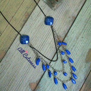 🎀 Blue Necklace (NWOT)